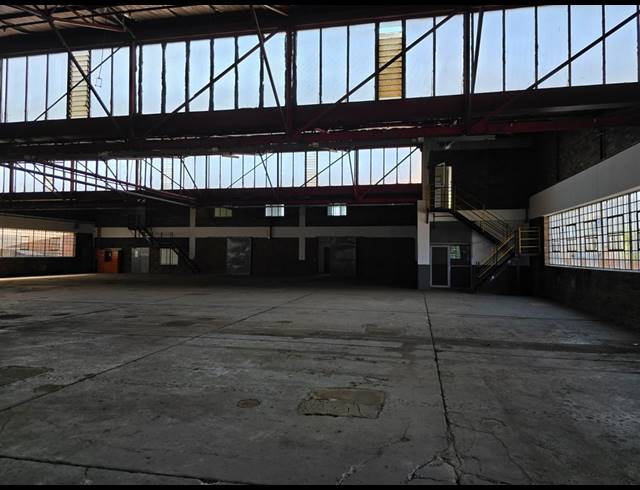 1,554M² WAREHOUSE TO LET IN BENROSE